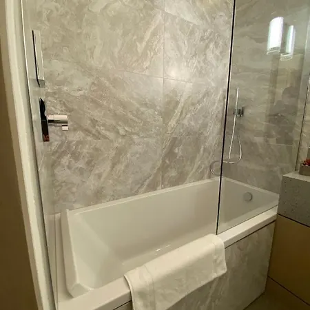 Apart-hotel Your Base Upper Leeson Street *