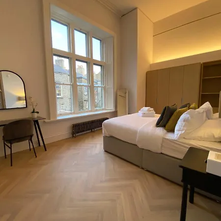 Apart-hotel Your Base Upper Leeson Street